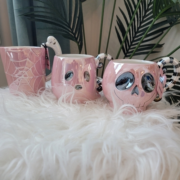 Set of 2 NWT Irredescent Pink Spider Web and Ghost Halloween Mugs - Picture 1 of 3